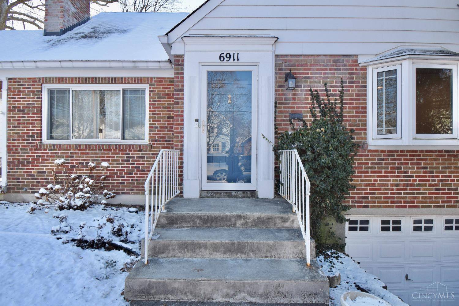 Columbia Twp, OH 45227,6911 Bramble Ave