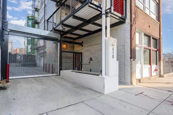 Cincinnati, OH 45202,410 Reading Rd #4