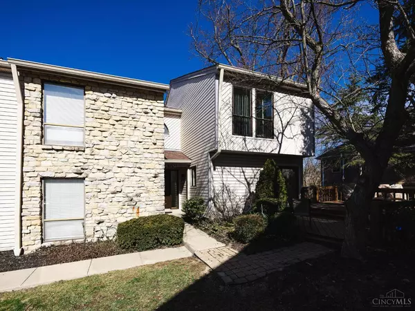 7270 E Galbraith Rd #13, Sycamore Twp, OH 45243