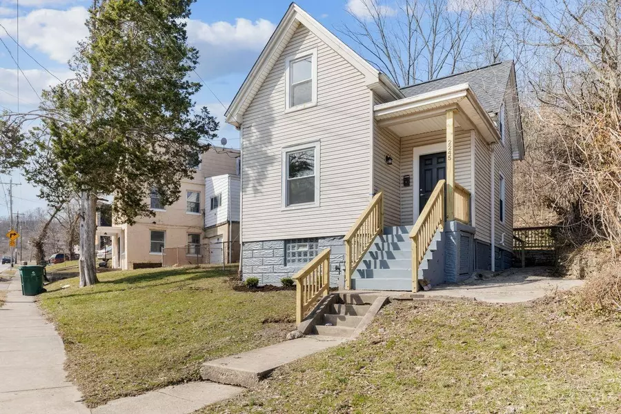 2245 Quebec Rd, Cincinnati, OH 45214