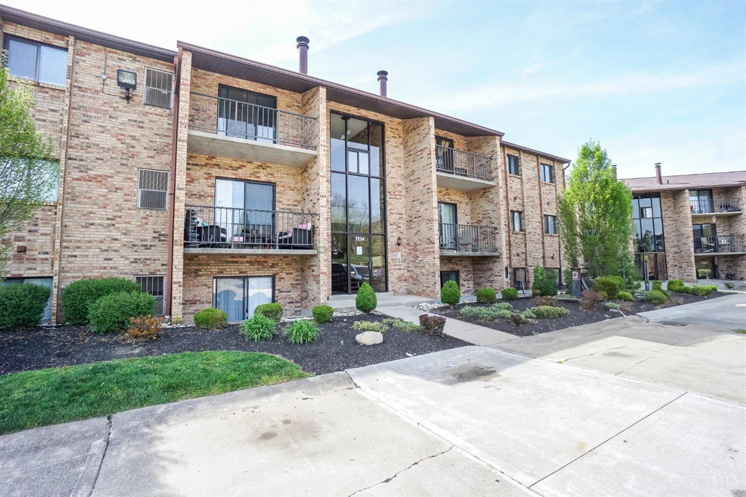 Colerain Twp, OH 45247,7234 Creekview Dr #9