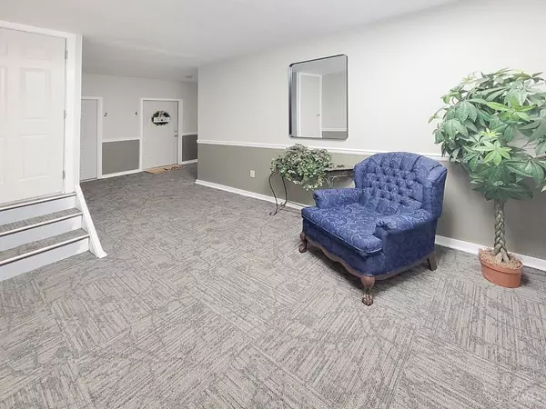 Franklin, OH 45005,243 S Main St