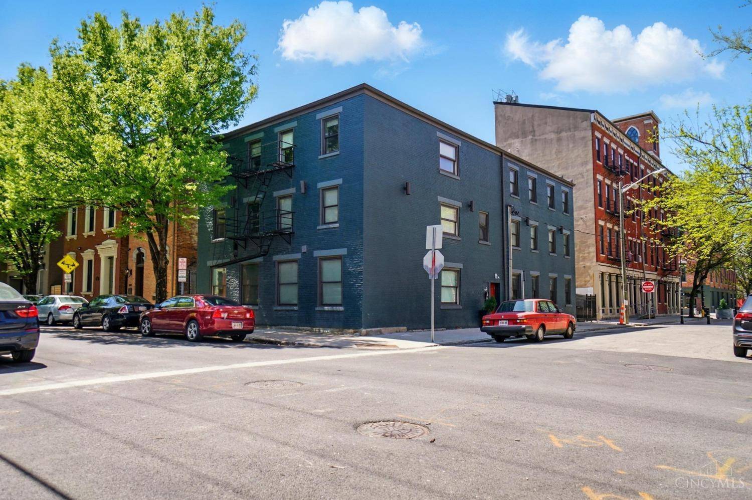 Cincinnati, OH 45202,15 W Fifteenth St #B4