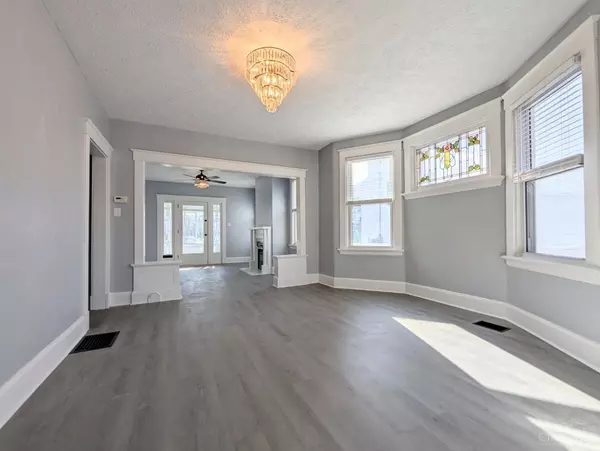 Cincinnati, OH 45213,6217 Kennedy Ave