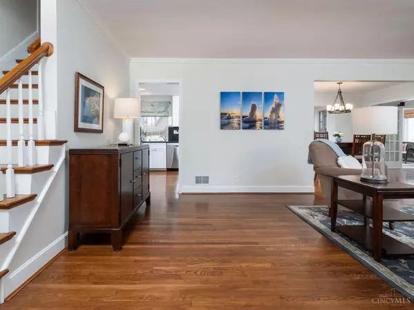 Mariemont, OH 45227,3721 W Center St