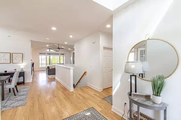 825 Eagle Run Dr Centerville, OH 45458