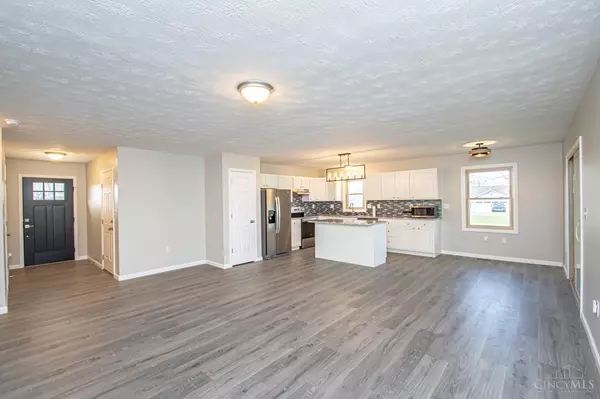 Lakengren, OH 45320,120 Saxon Cv