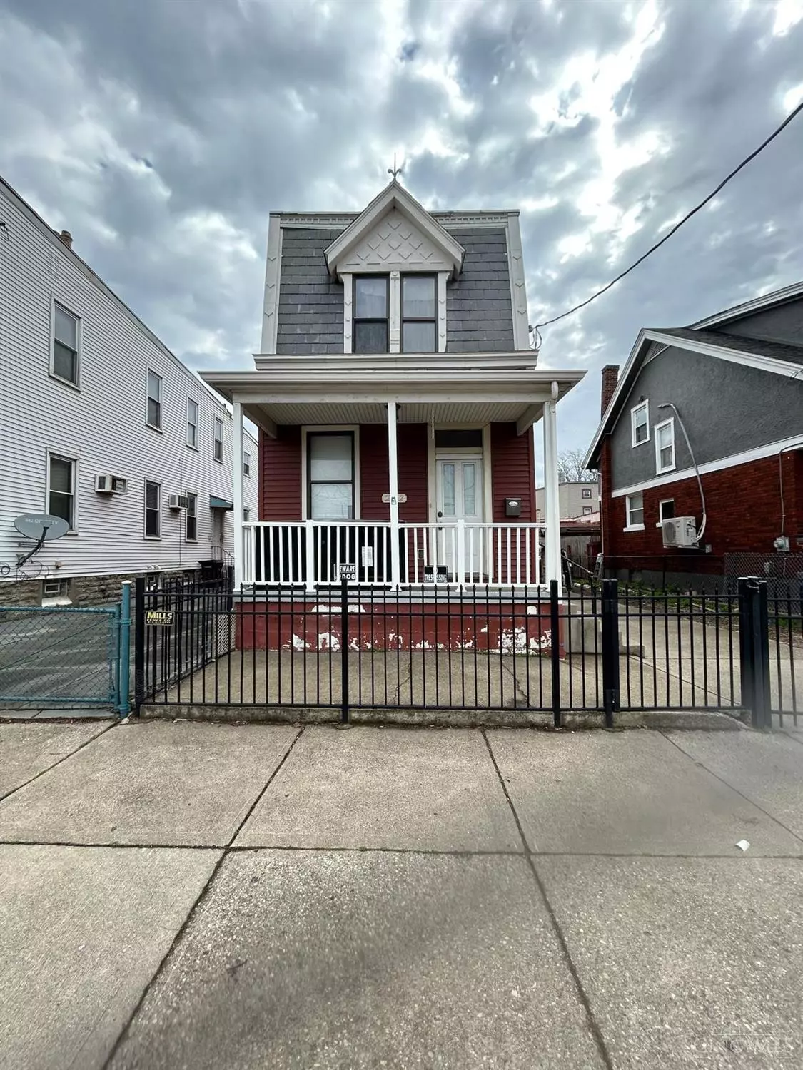 Cincinnati, OH 45225,2962 Henshaw Ave