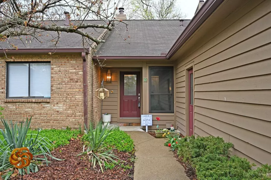 3 Evergreen Cir, Wyoming, OH 45215