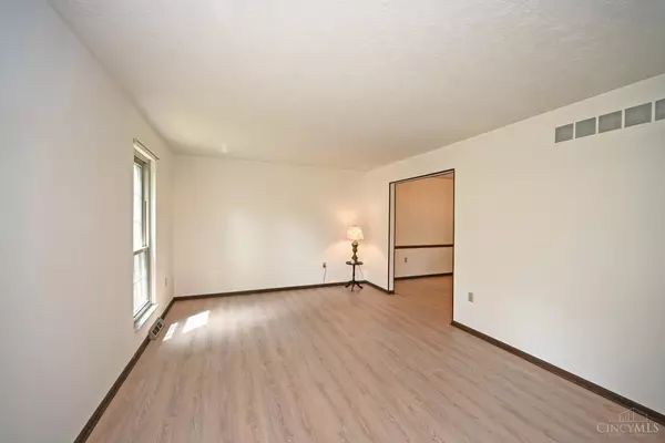 West Chester, OH 45241,9616 Holly Leaf Cir