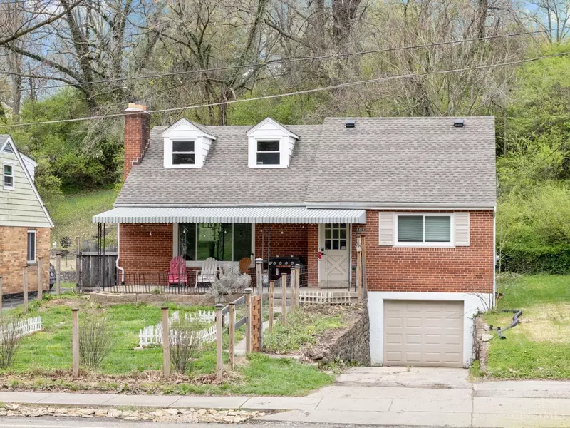 6611 Stewart Rd, Columbia Twp, OH 45236