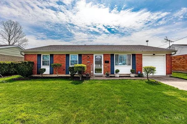11542 Raphael Pl, Forest Park, OH 45240