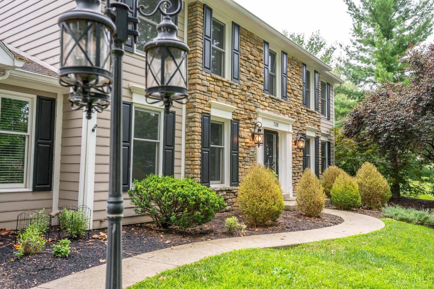 Miami Twp, OH 45140,708 Miami View Ct