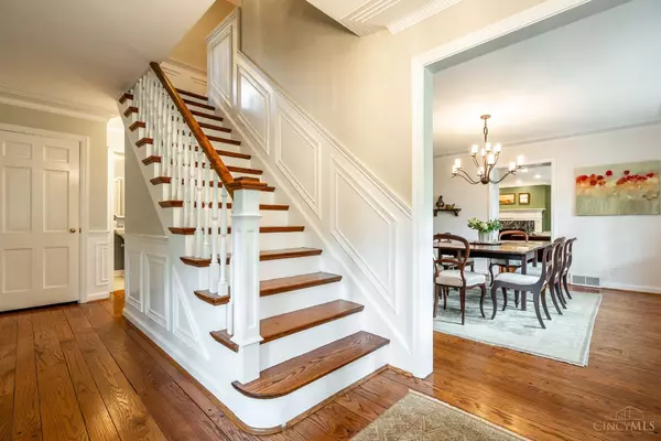 Mariemont, OH 45227,6906 Miami Bluff Dr