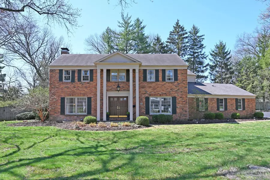 606 Hickory Hill Ln, Wyoming, OH 45215