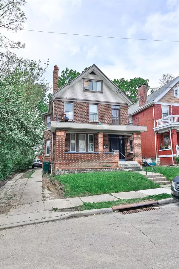 Cincinnati, OH 45205,945 Oakland Ave