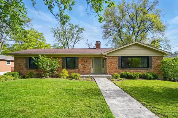 5784 Charteroak Dr, Sycamore Twp, OH 45236