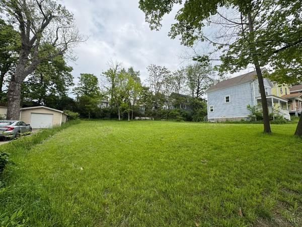 606 Riddle Rd, Cincinnati, OH 45220