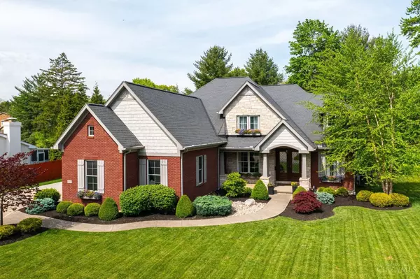 9715 Zig Zag Rd, Montgomery, OH 45242