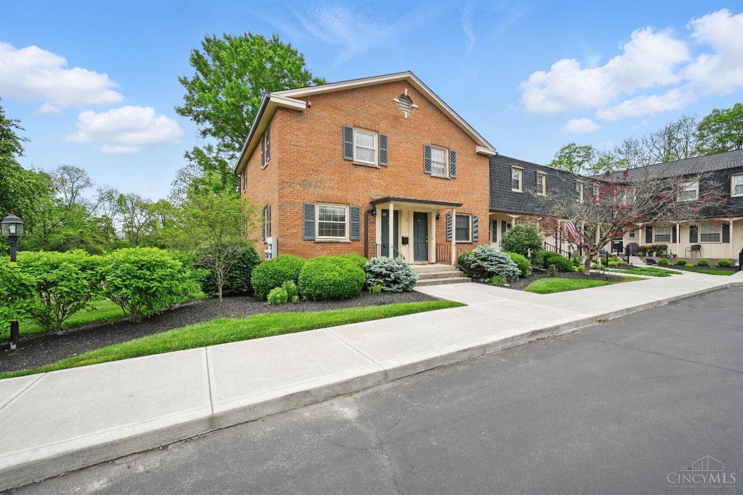 Glendale, OH 45246,17 Creekwood Sq