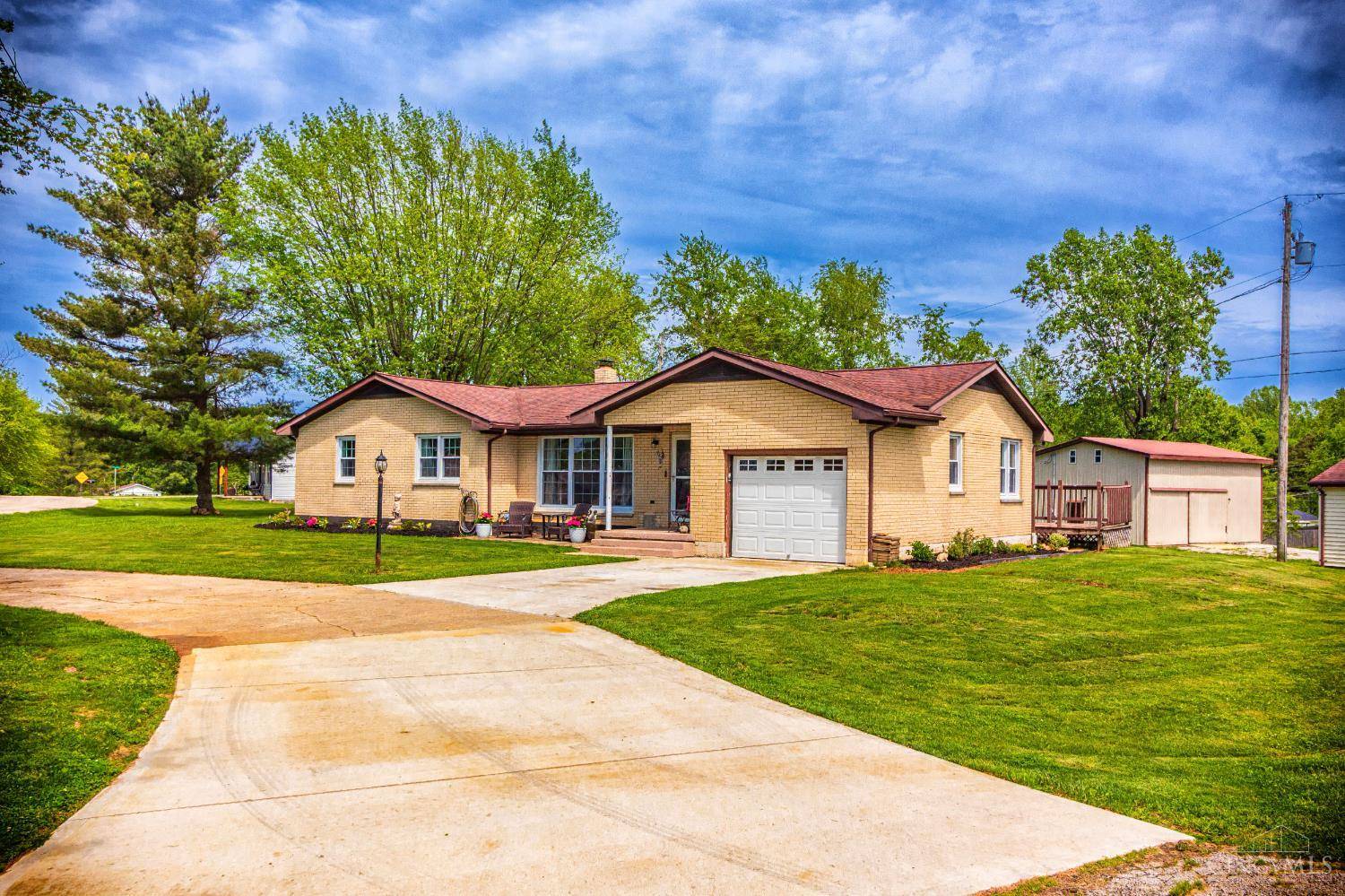 West Union, OH 45693,260 Randy St