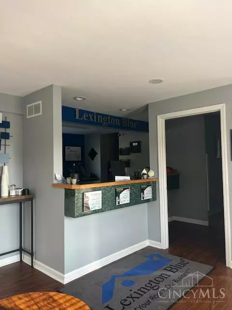 Montgomery, OH 45242,10587 Montgomery Rd