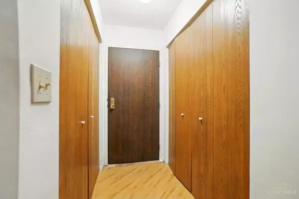 North College Hill, OH 45231,1544 W Galbraith Rd #306