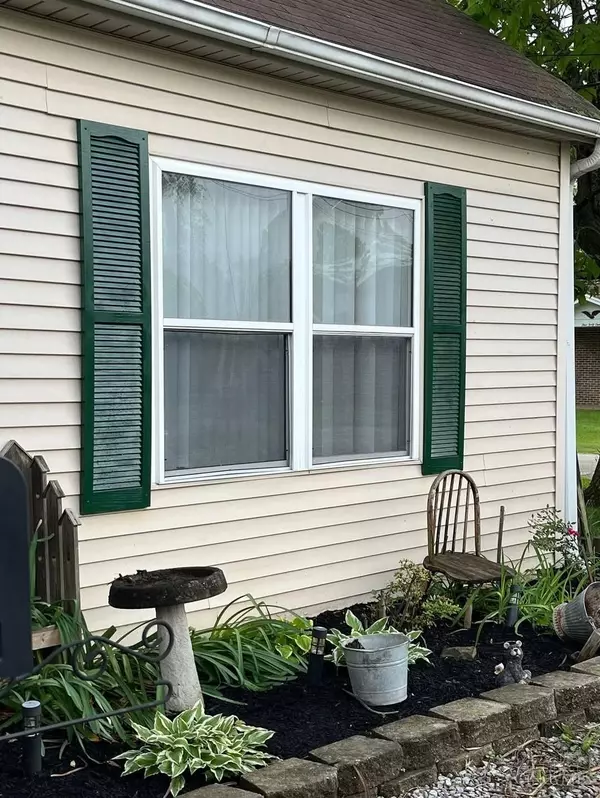 Bethel, OH 45106,438 S East St