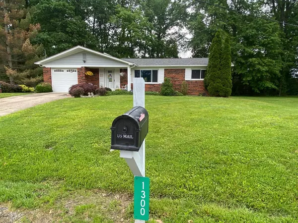 1300 Jerry Ln, Miami Twp, OH 45150