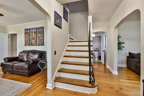 Amberley, OH 45237,2896 E Galbraith Rd