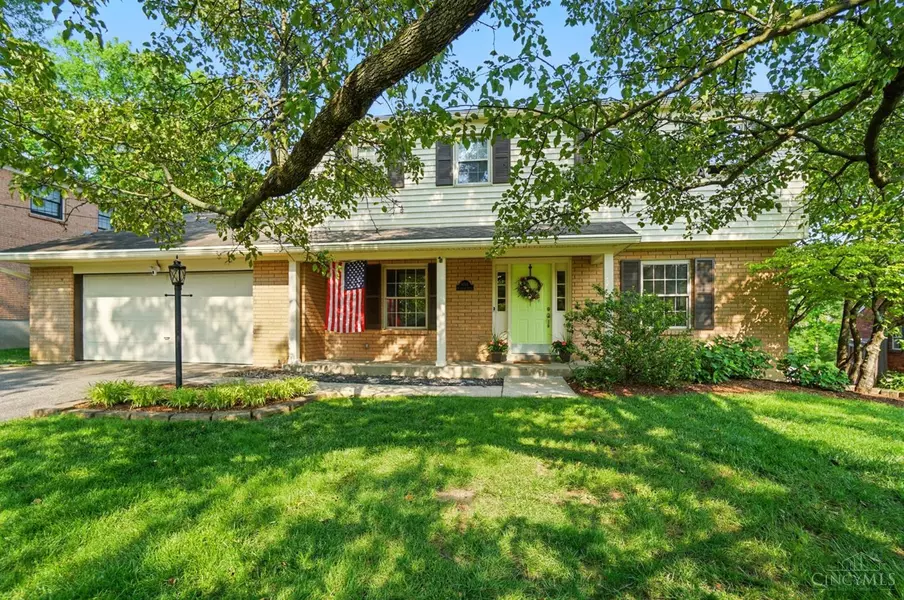 8749 Sturbridge Dr, Sycamore Twp, OH 45236