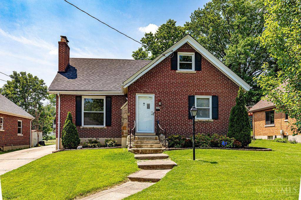 3947 Ruth Ln, Cheviot, OH 45211