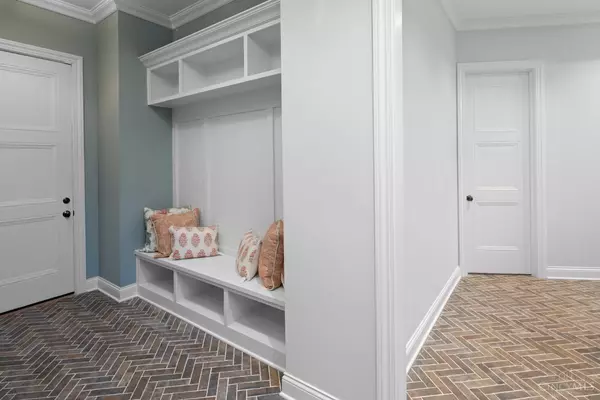 Cincinnati, OH 45209,2938 Three Oaks Ln