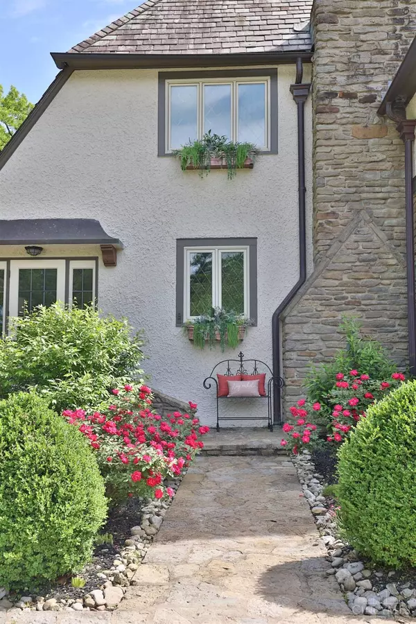 Cincinnati, OH 45208,3075 Victoria Ave