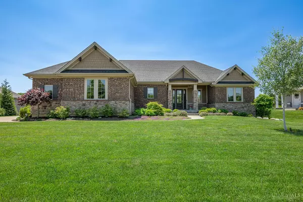 979 Creekview Dr, Waynesville, OH 45068