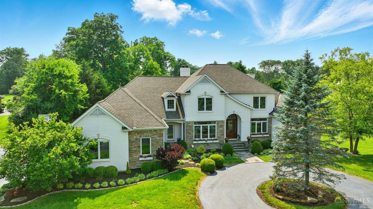 8175 Manor Hill Ln, Indian Hill, OH 45243