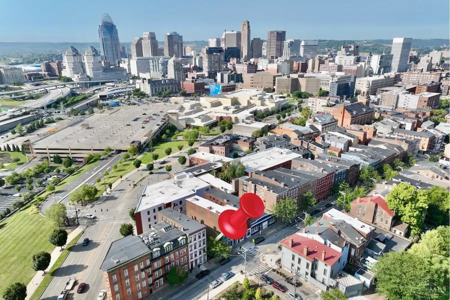 553 E Thirteenth St, Cincinnati, OH 45202