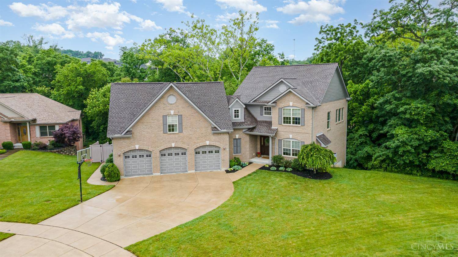3190 Fox Run Dr, Ross Twp, OH 45013