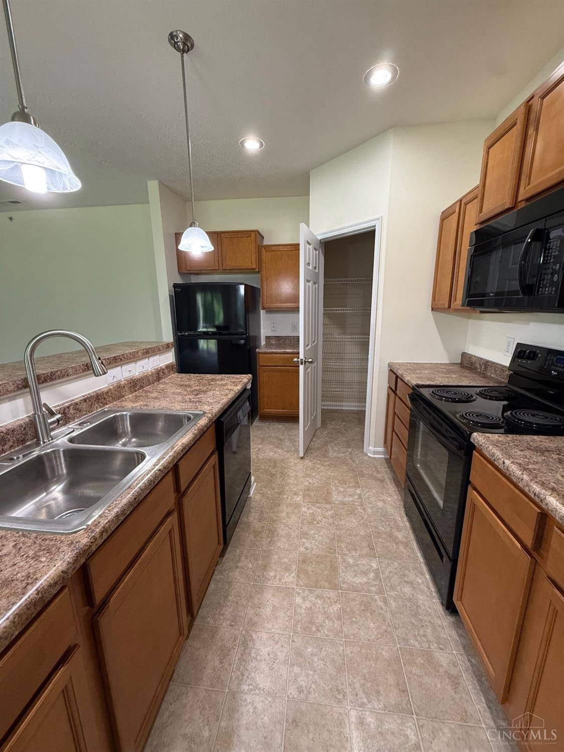 Batavia, OH 45103,2043 Commons Cir #20I