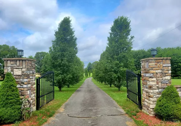 1003 Russellville Rd, Winchester Twp, OH 45697