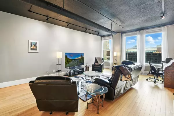 Cincinnati, OH 45202,18 E Fourth St #401