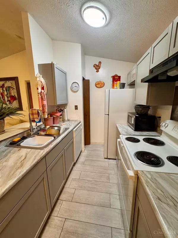 North College Hill, OH 45231,1544 W Galbraith Rd #105