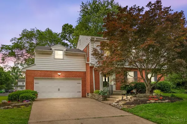 6424 Honeysuckle Dr, Cincinnati, OH 45230