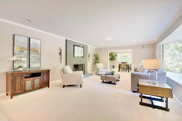 Indian Hill, OH 45243,5995 Drake Rd