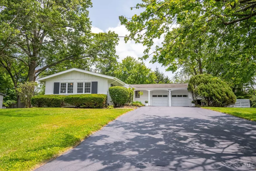 8676 Brittany Dr, Sycamore Twp, OH 45242