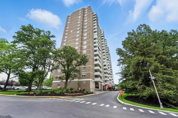 2444 Madison Rd #1711, Cincinnati, OH 45208