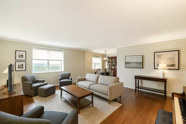 Cincinnati, OH 45208,2444 Madison Rd #1711