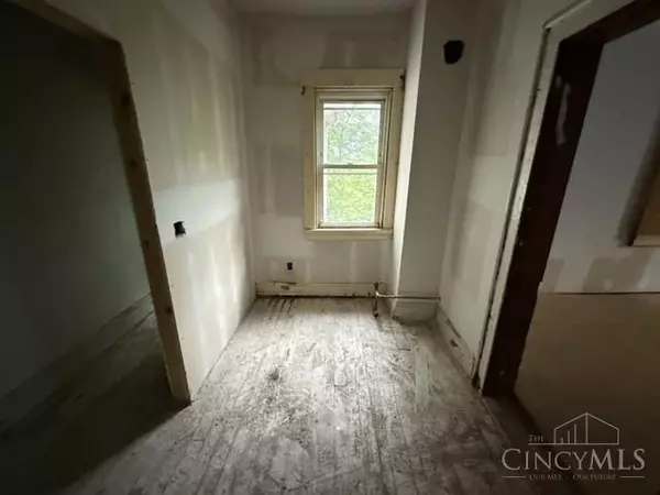Cincinnati, OH 45214,421 W McMicken Ave