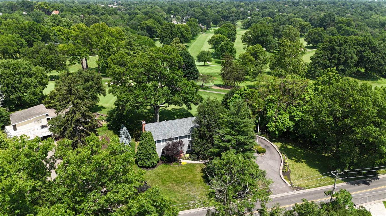 254 Compton Rd, Wyoming, OH 45215