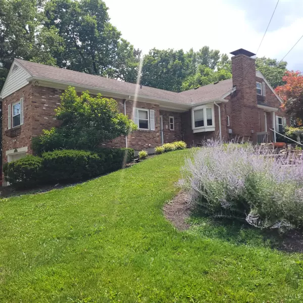 7027 Glenellyn Dr, Sycamore Twp, OH 45236